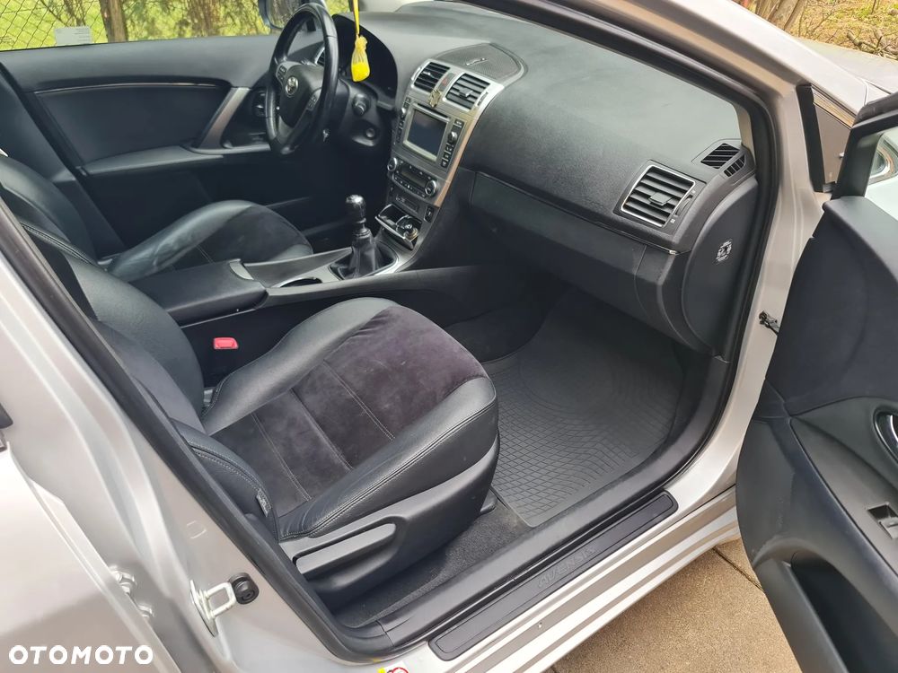 Toyota Avensis 2.0 D-4D Premium - 20