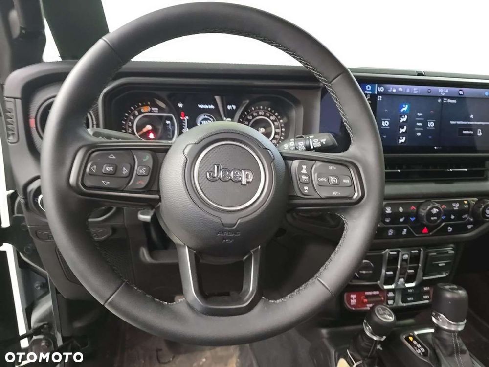Jeep Wrangler - 12