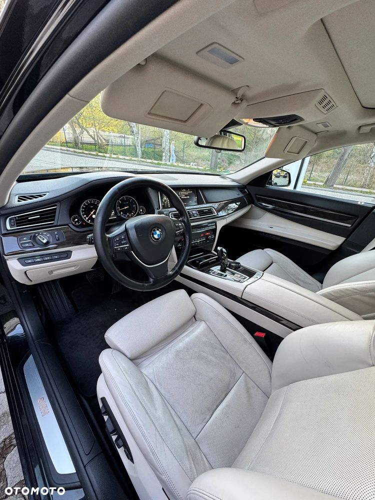 BMW Seria 7 730Ld BluePerformance Edition Exclusive - 13