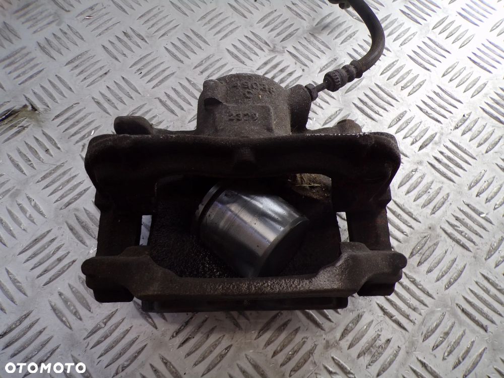 ZACISK PRAWY PRZÓD BMW F40 2.0 DIESEL 54/24/307 - 3