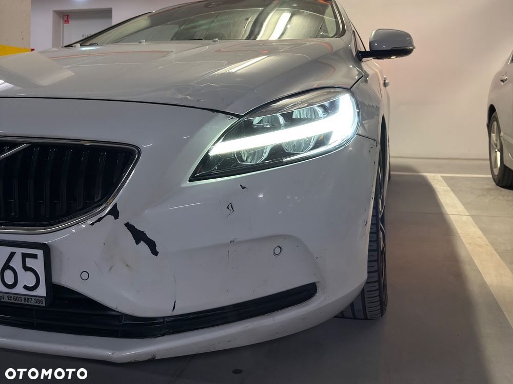 Volvo V40 T3 Geartronic RDesign - 12