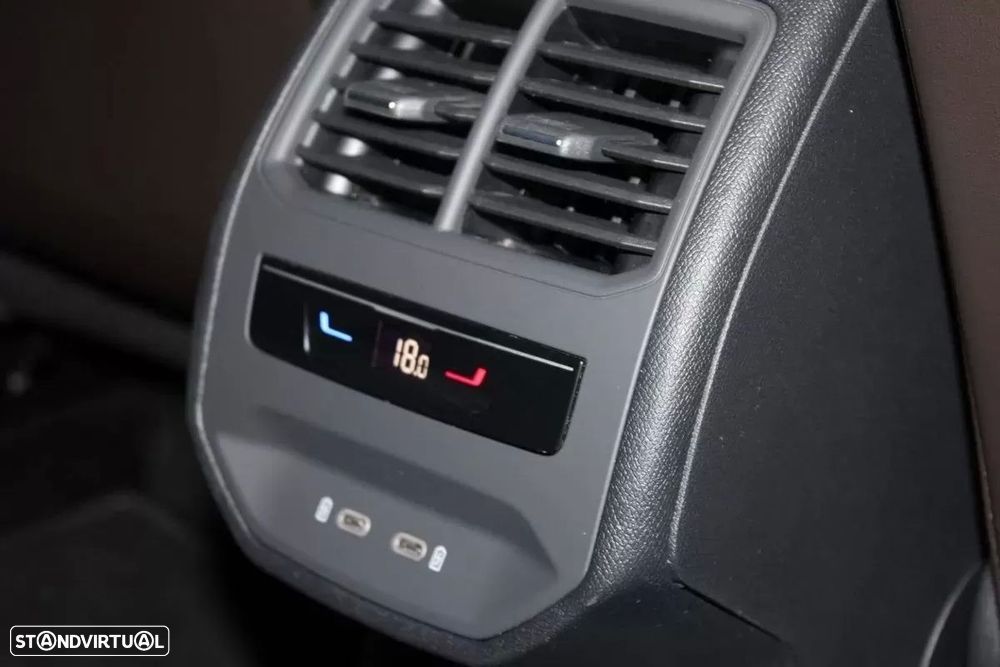 SEAT Leon 1.4 e-Hybrid Xcellence DSG - 13