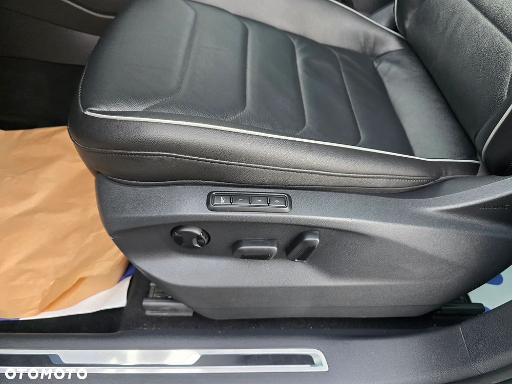 Volkswagen Tiguan 2.0 TDI SCR 4MotION DSG Elegance - 22
