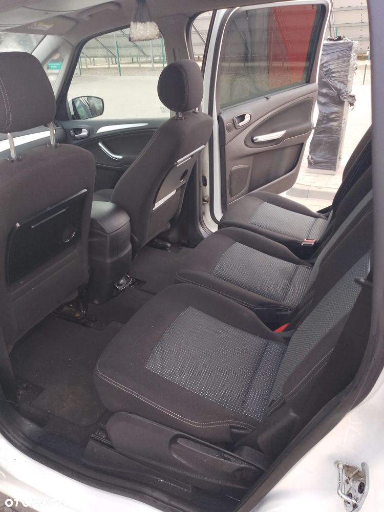 Ford Galaxy 2.0 TDCi Ambiente - 9