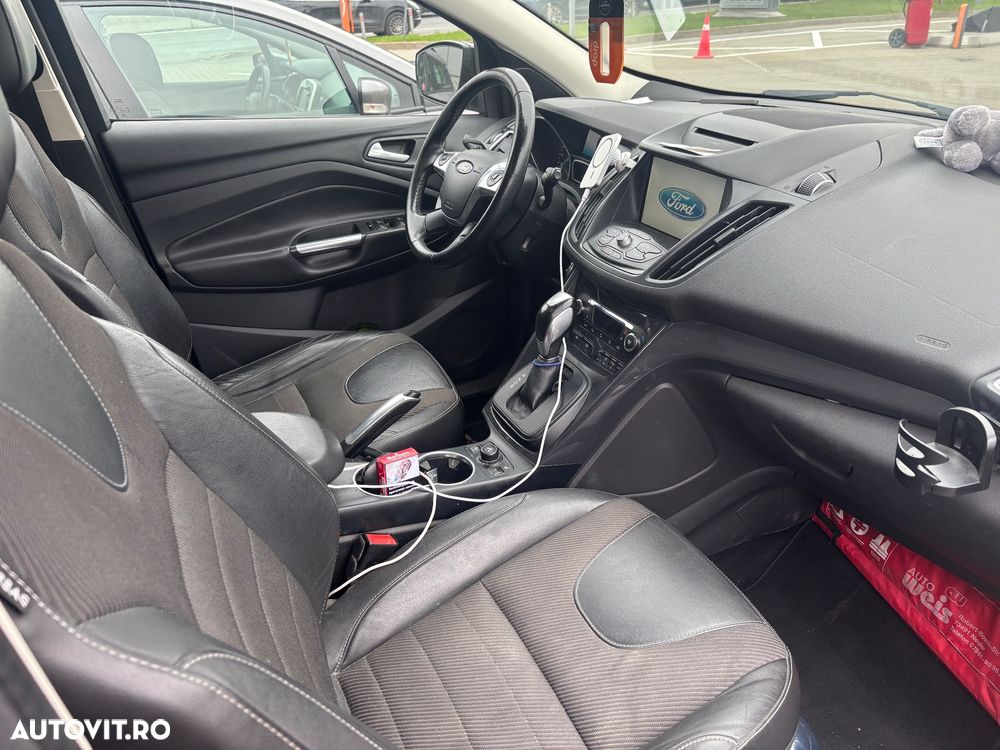 Ford Kuga 2.0 TDCi 4WD Powershift Titanium - 6