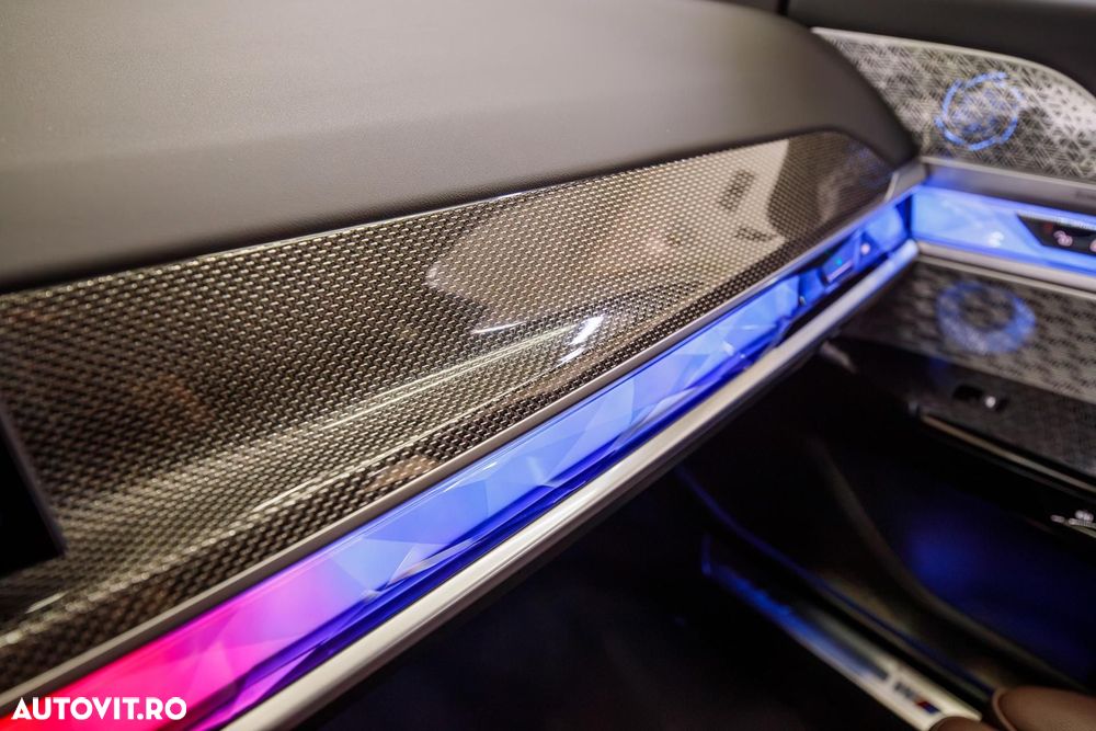 BMW M7 M760e xDrive AT PHEV - 31