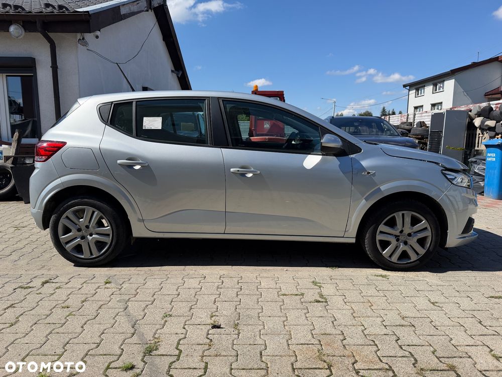 Dacia Sandero - 8
