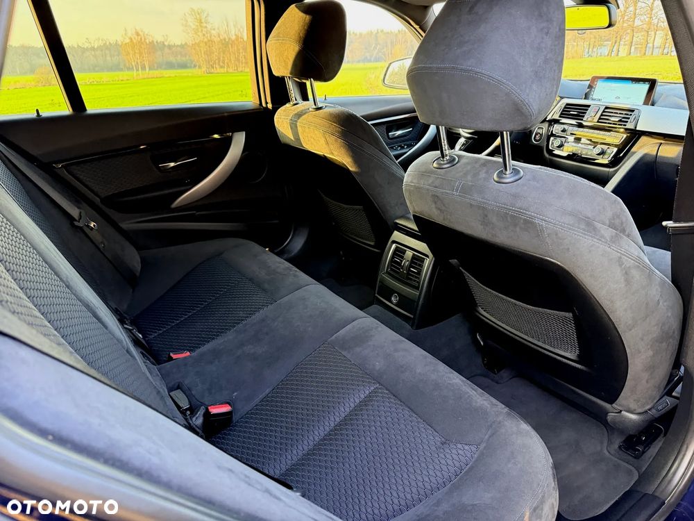 BMW Seria 3 320d xDrive M Sport Shadow - 36