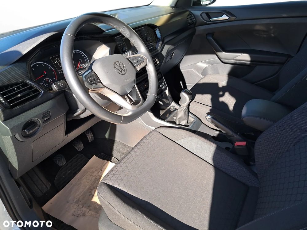 Volkswagen T-Cross - 12