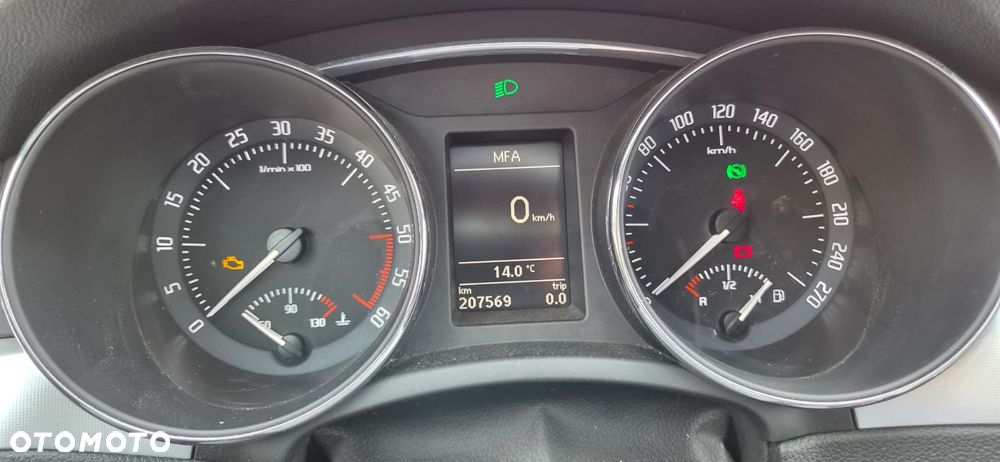 Skoda Superb 2.0 TDI DSG Active - 10