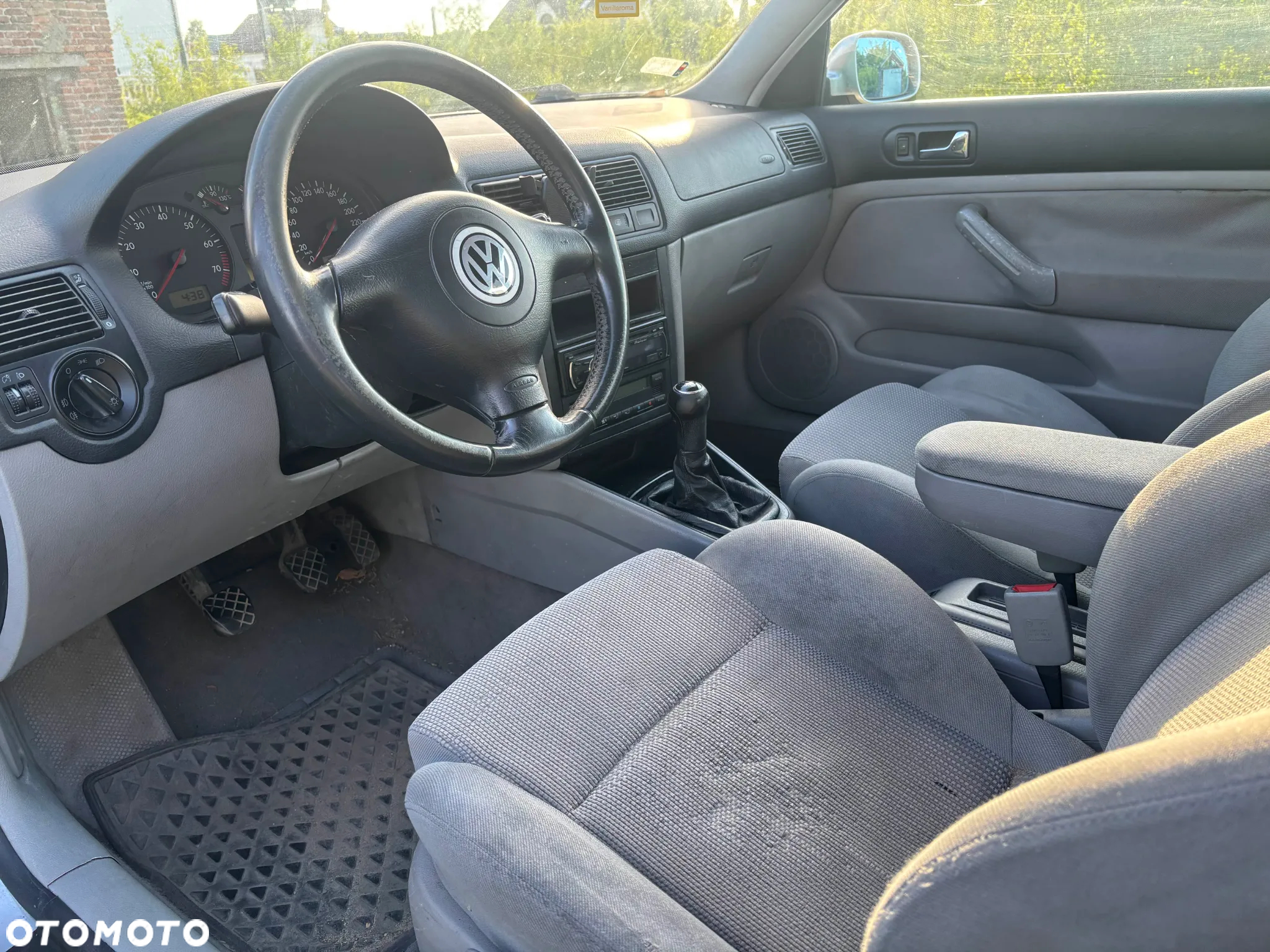 Volkswagen Golf - 6
