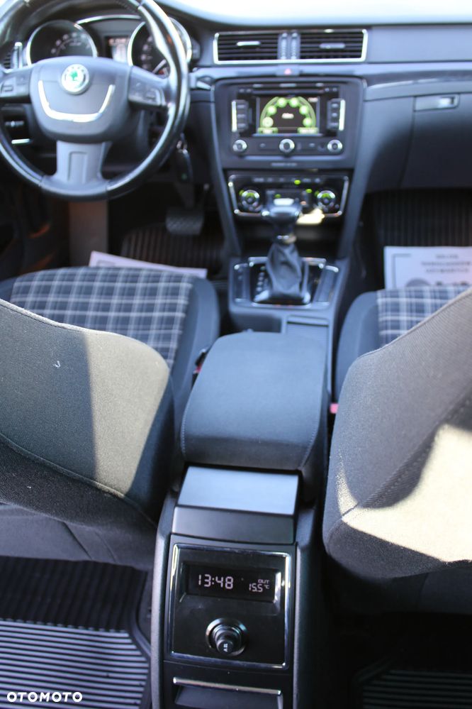 Skoda Superb 2.0 TDI Ambition DSG - 26