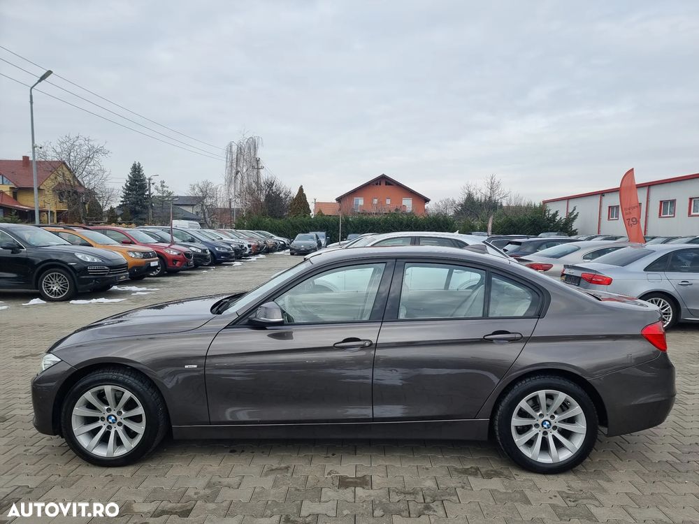 BMW Seria 3 320d Aut. Modern Line - 31