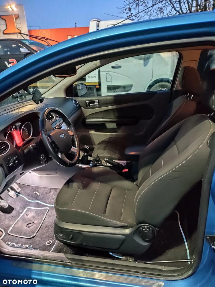 Ford Focus 1.6 TDCi Ambiente DPF - 8