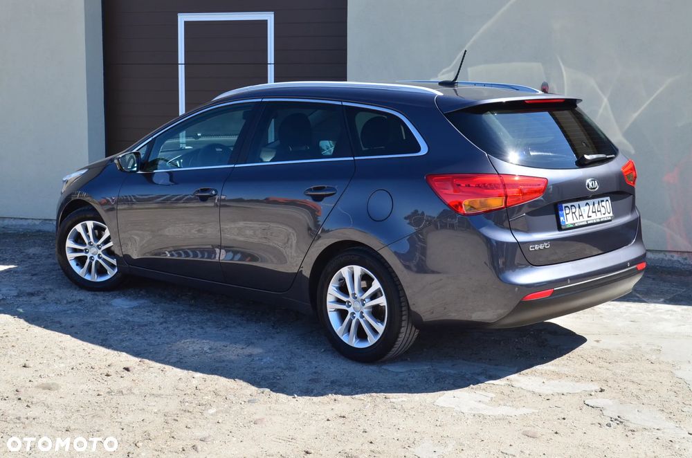 Kia Ceed 1.4 CVVT Fifa World Cup Edition - 4