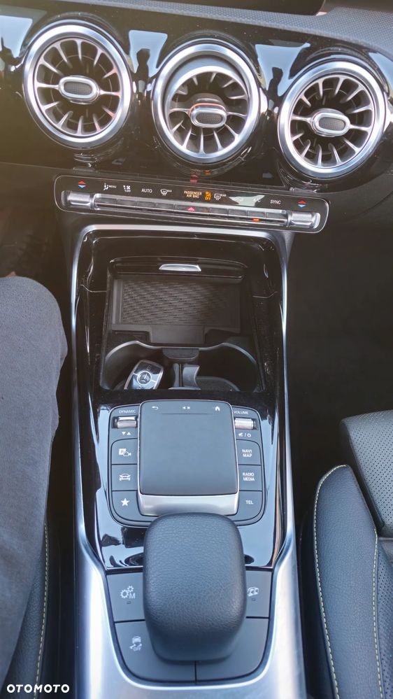 Mercedes-Benz CLA AMG 45 S 4-Matic 8G-DCT - 27