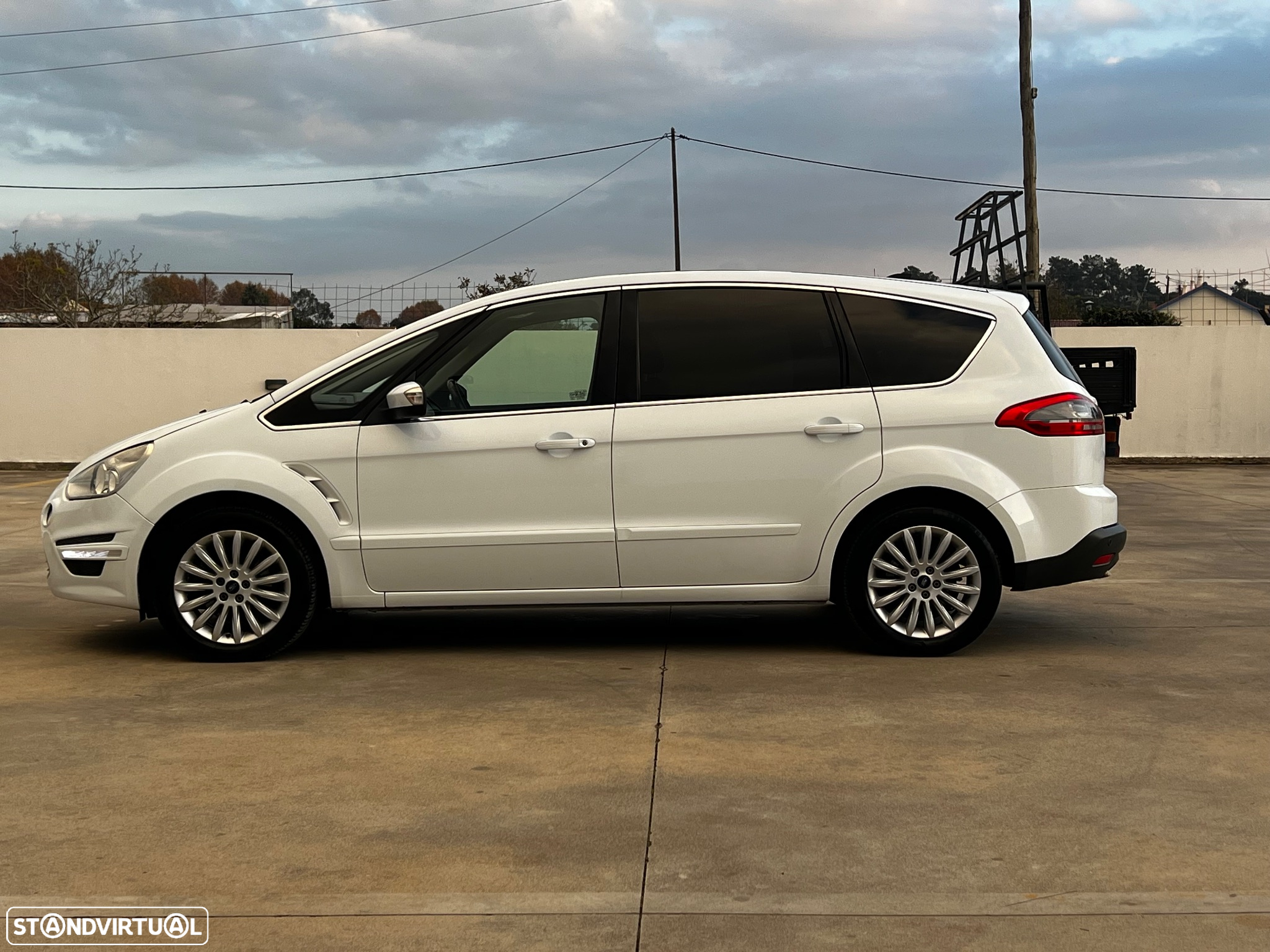 Ford S-Max 2.0 TDCi Titanium 7L 139g - 7
