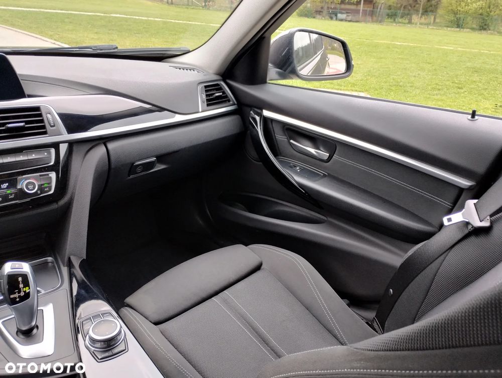 BMW Seria 3 316d Touring - 2