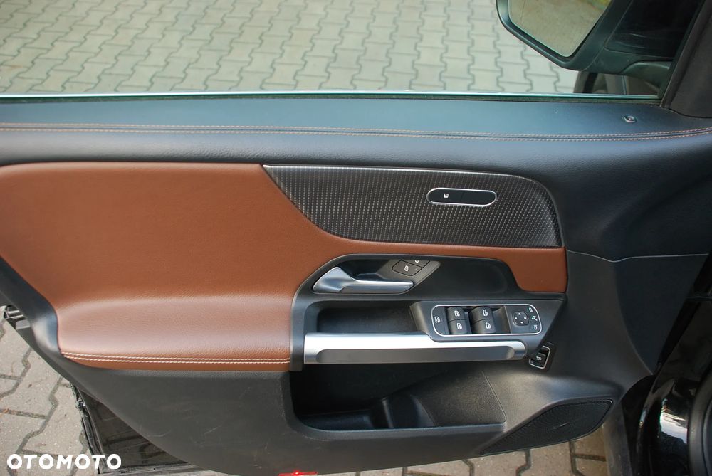 Mercedes-Benz GLB 200 d 8G-DCT Progressive - 26