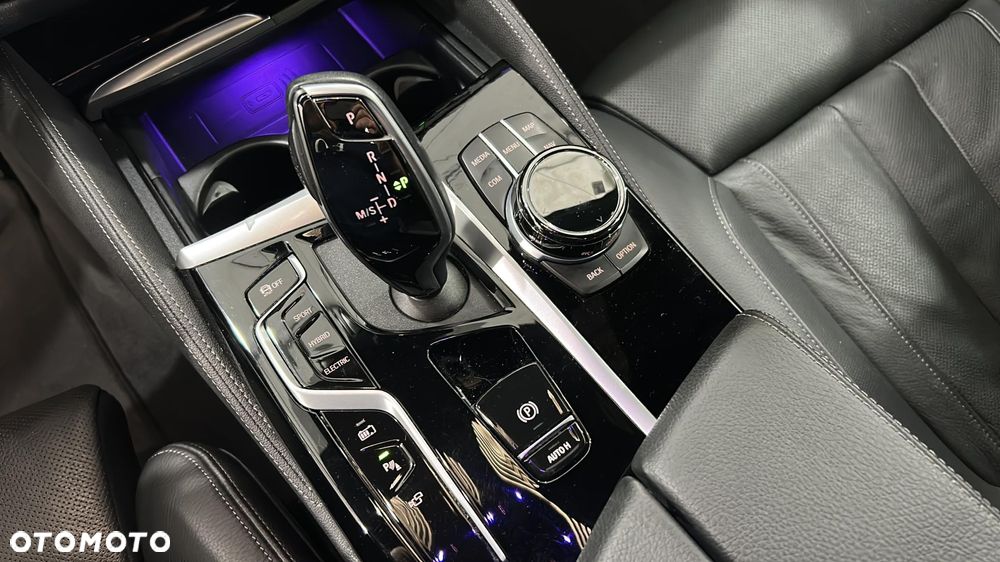 BMW Seria 5 545e xDrive - 19