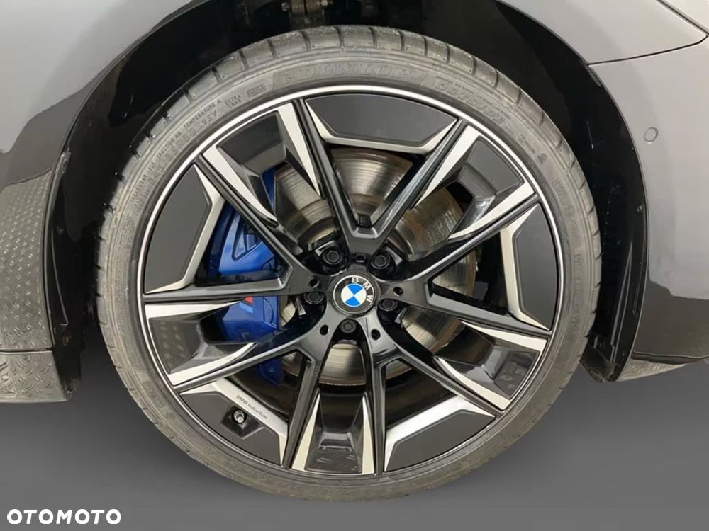 BMW Seria 5 540i xDrive - 13