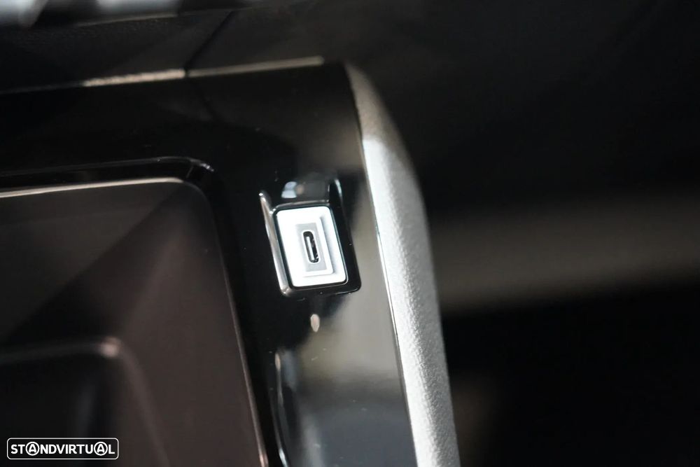 Peugeot 208 - 27