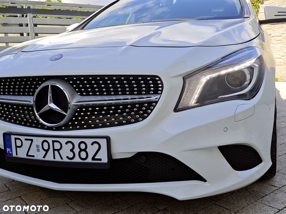Mercedes-Benz CLA 180 7G-DCT - 2