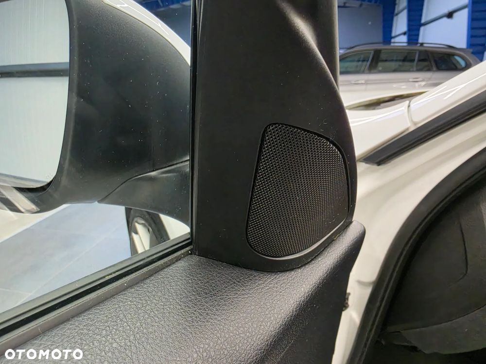 BMW Seria 3 318d DPF Edition Sport - 26