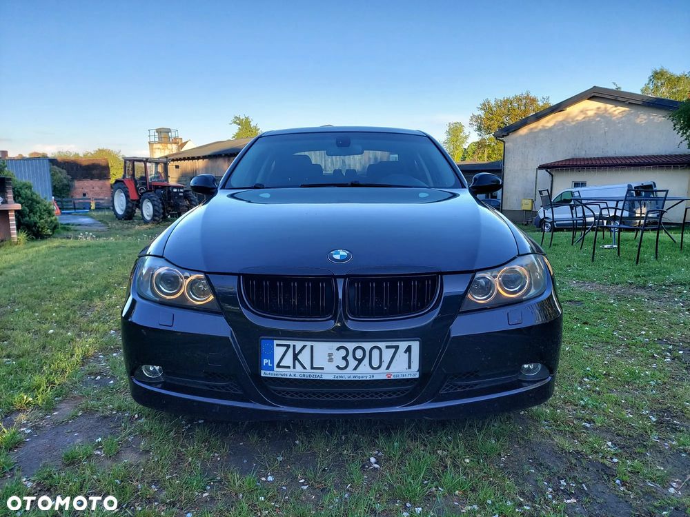 BMW Seria 3 320i - 3