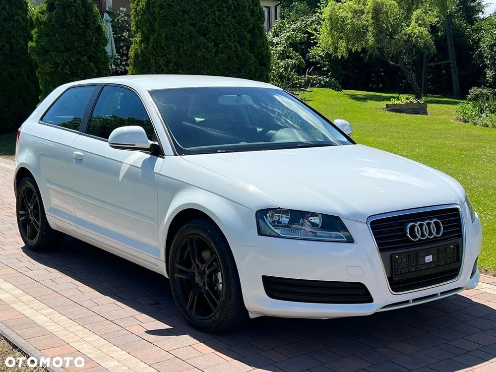 Audi A3 3-drzwiowe 1.6 Attraction - 3