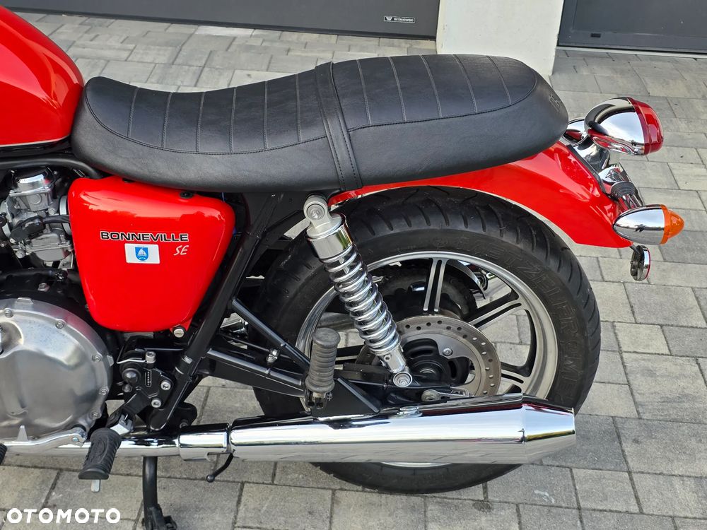 Triumph Bonneville - 28