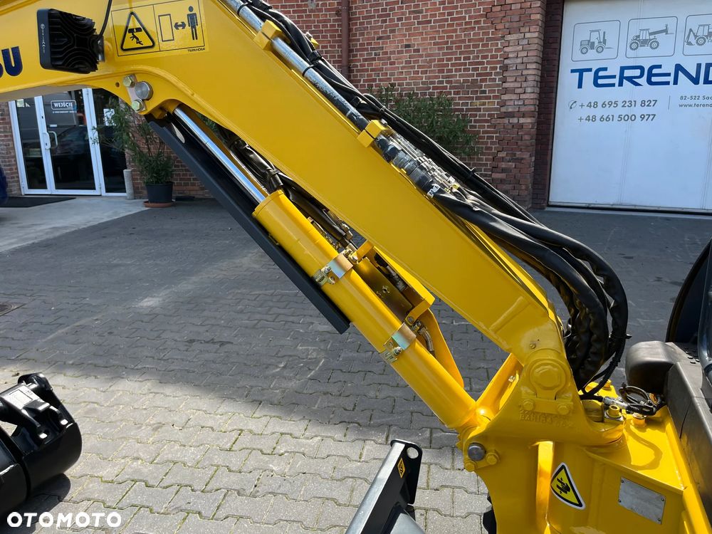 Komatsu PC26MR-3 - 15