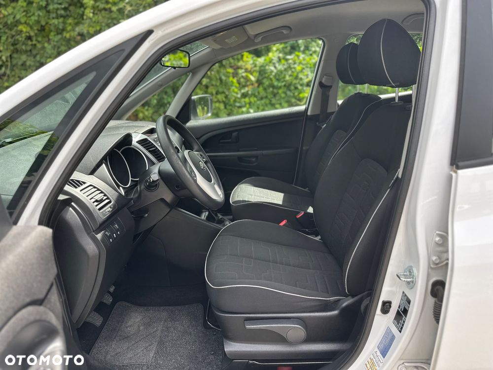 Kia Venga - 19