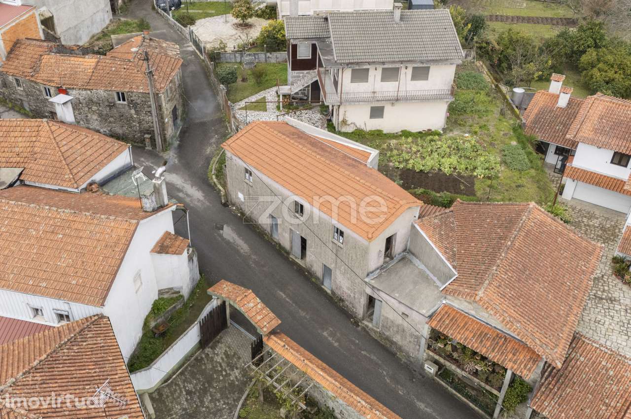 Casa T2 para recuperar em Sanfins - Sever do Vouga- Aveiro - Grande imagem: 2/30