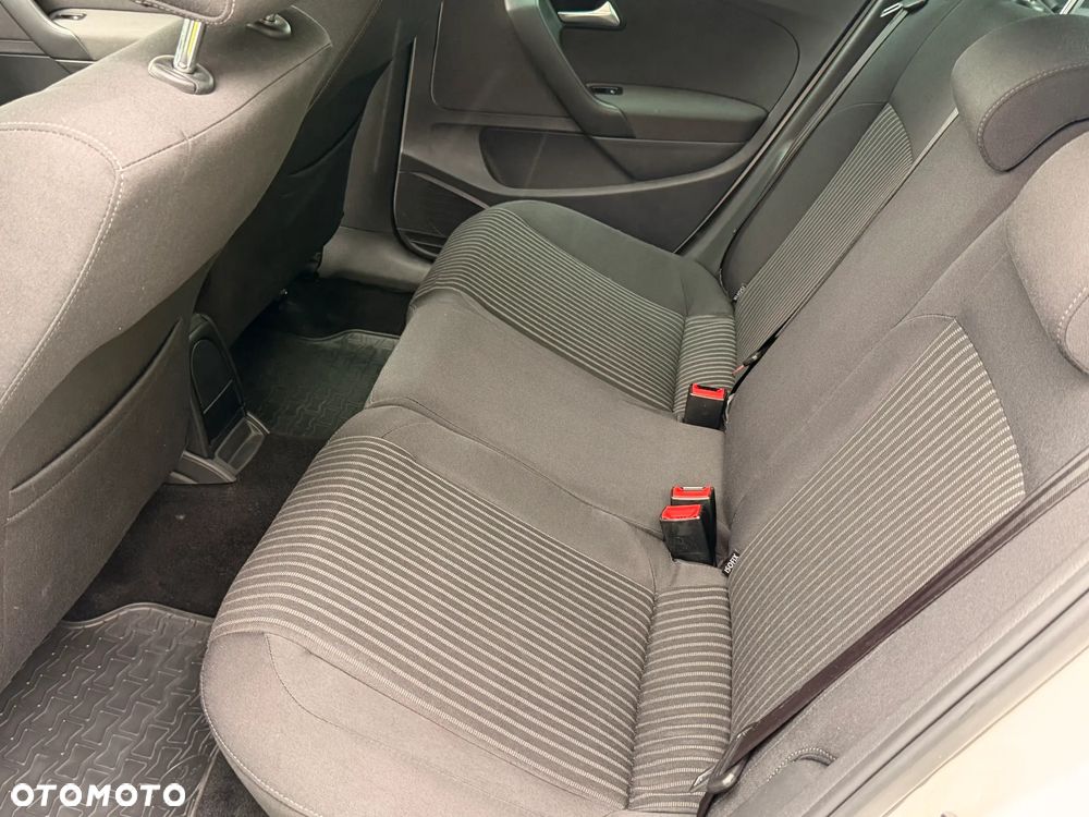 Volkswagen Polo 1.4 16V Highline DSG - 10