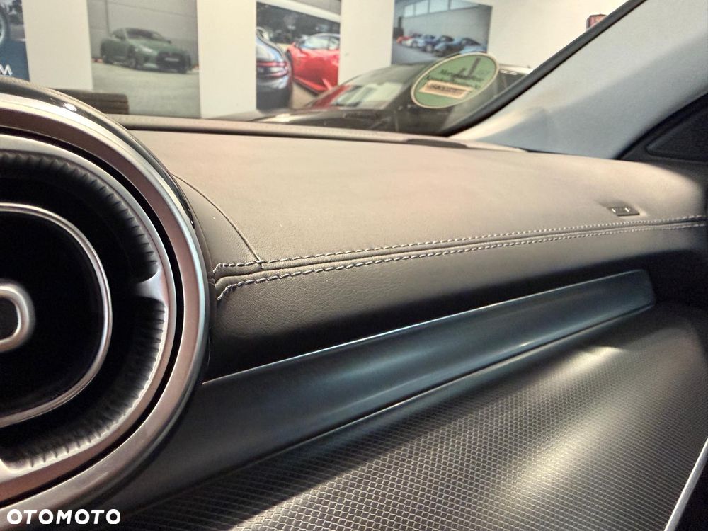Mercedes-Benz Klasa C 300 e 9G-TRONIC AMG Line - 23