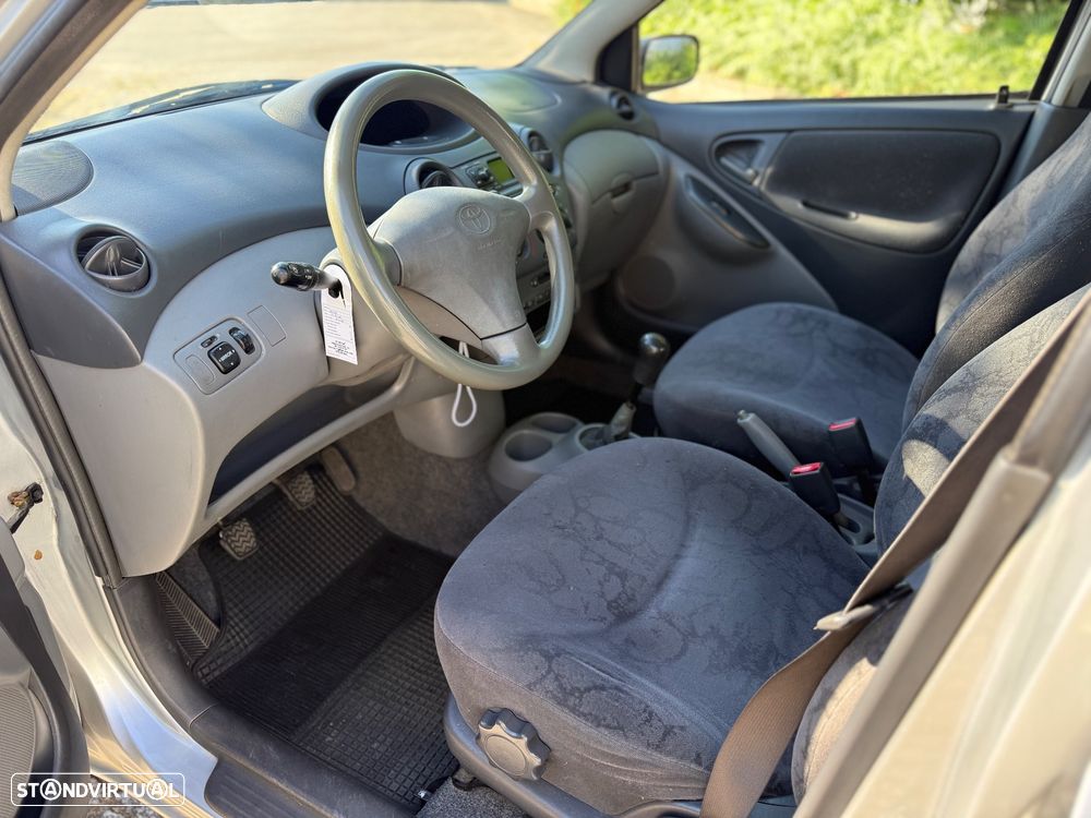 Toyota Yaris 1.0 Sol - 11