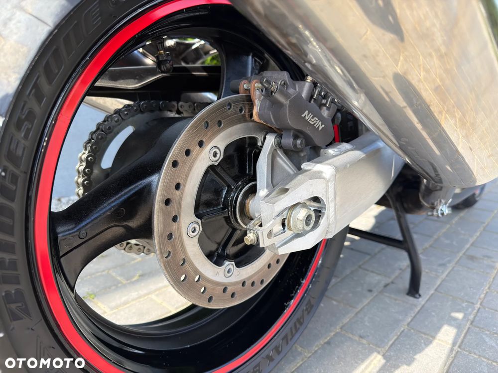 Honda CBR - 25
