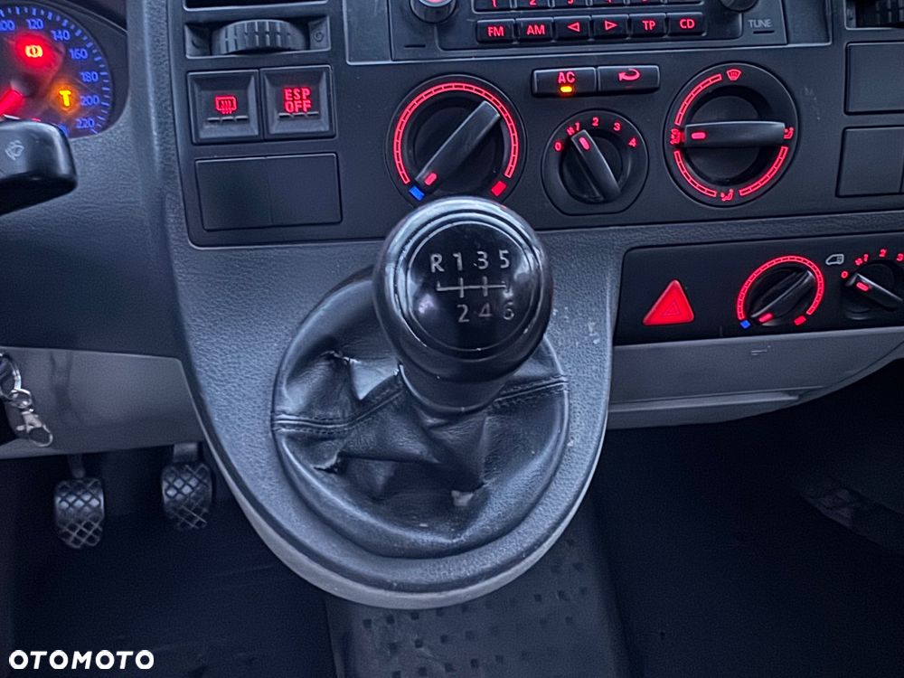 Volkswagen Transporter - 22