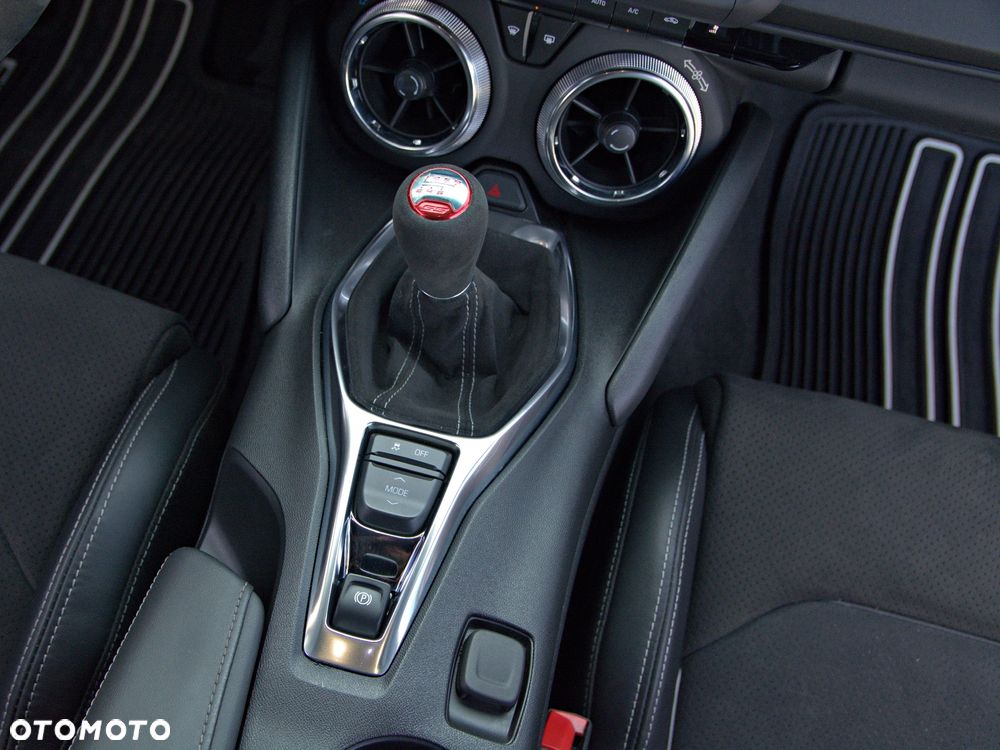 Chevrolet Camaro - 26