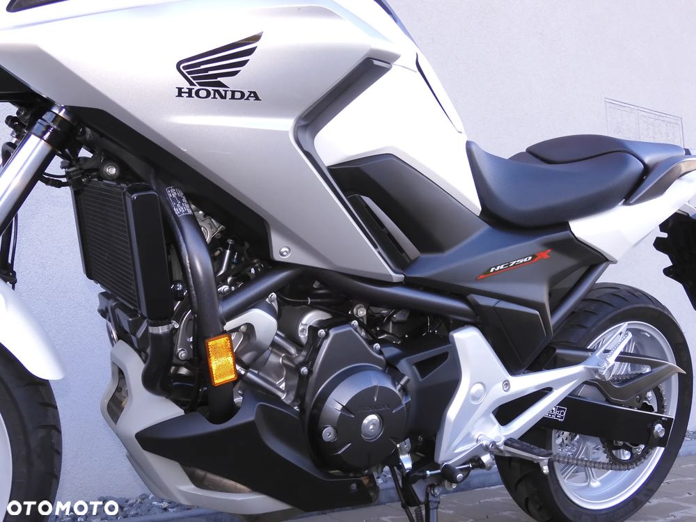 Honda NC - 25