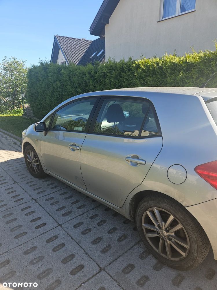 Toyota Auris 1.4 D-4D Luna - 4