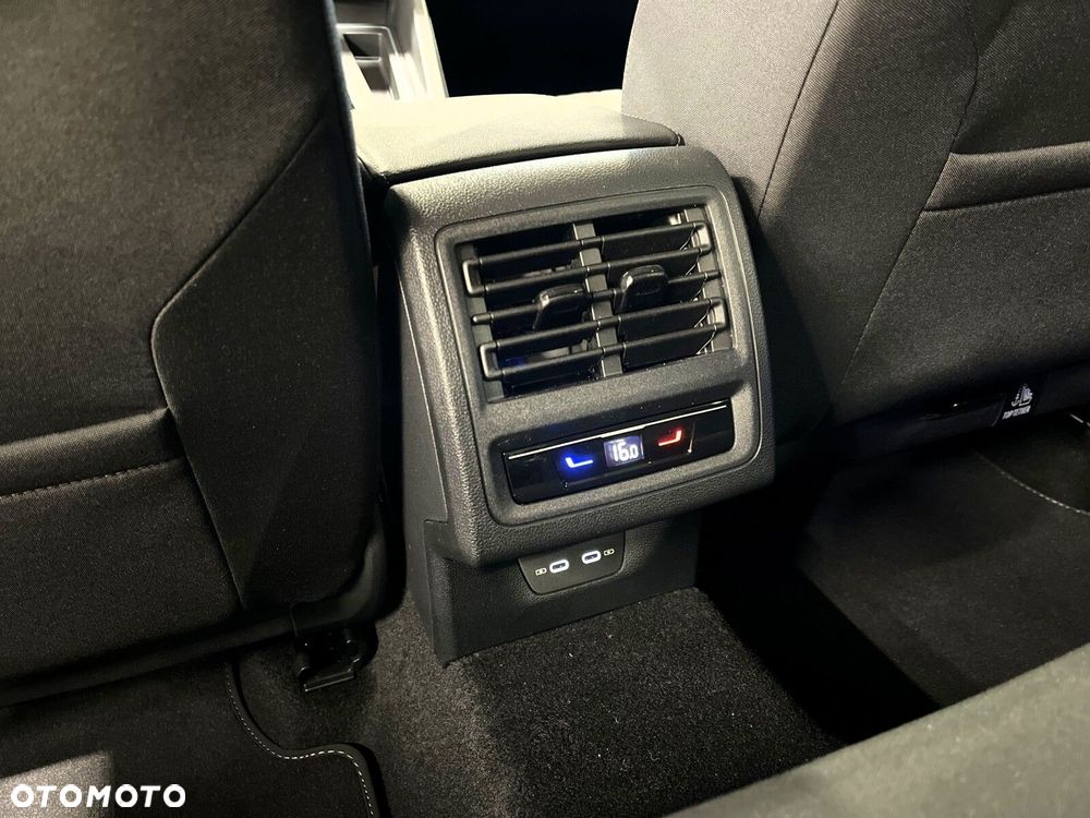 Volkswagen Golf 1.5 eTSI mHEV Life Plus DSG - 27