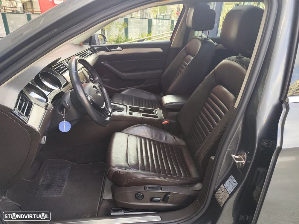 VW Passat Variant 2.0 TDI Highline DSG - 17