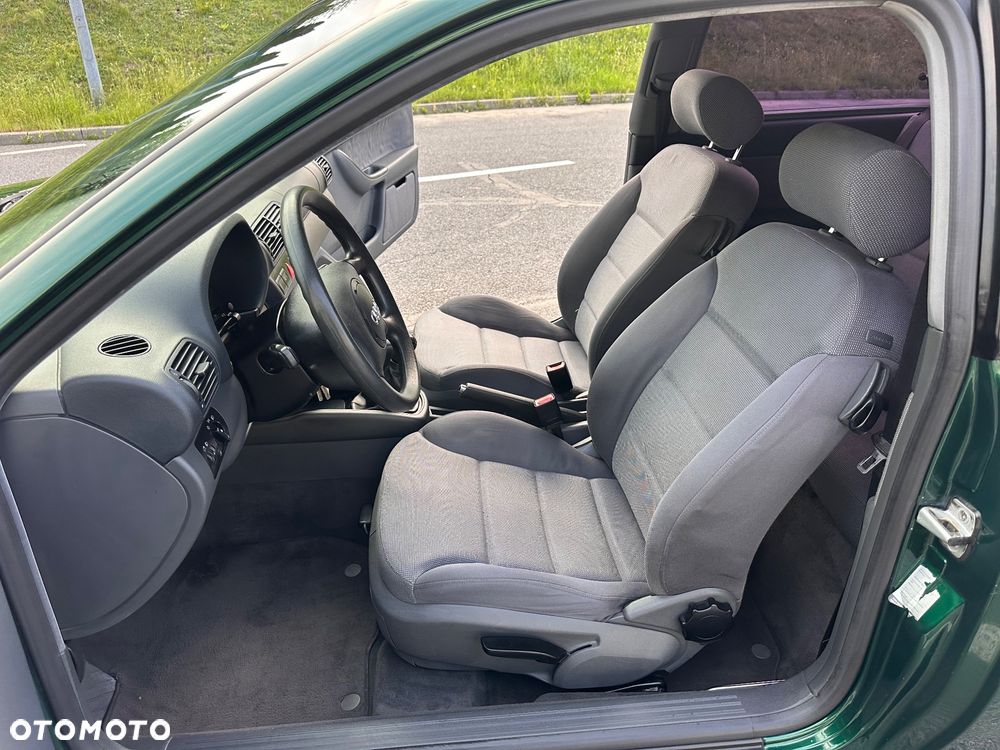 Audi A3 3-drzwiowe 1.6 Ambition - 14