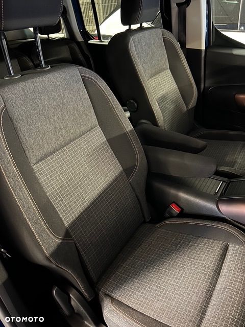 Peugeot Rifter e-Rifter 50kWh GT - 10