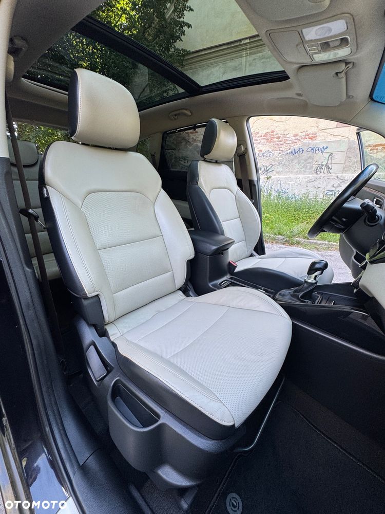 Kia Carens 1.7 CRDi L 7os - 29