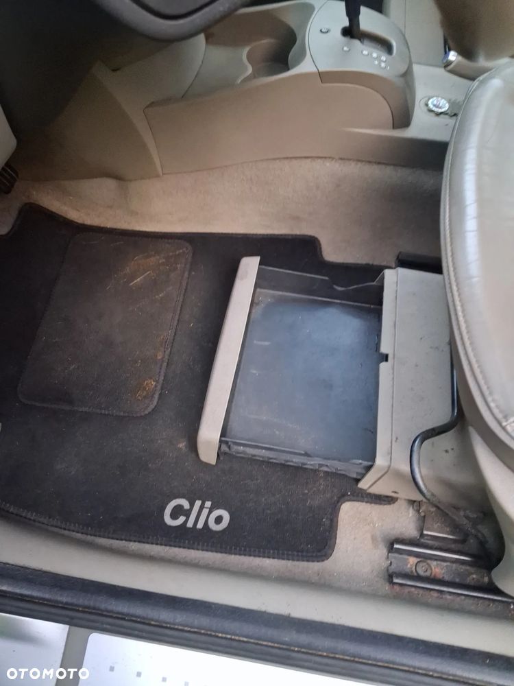 Renault Clio - 12