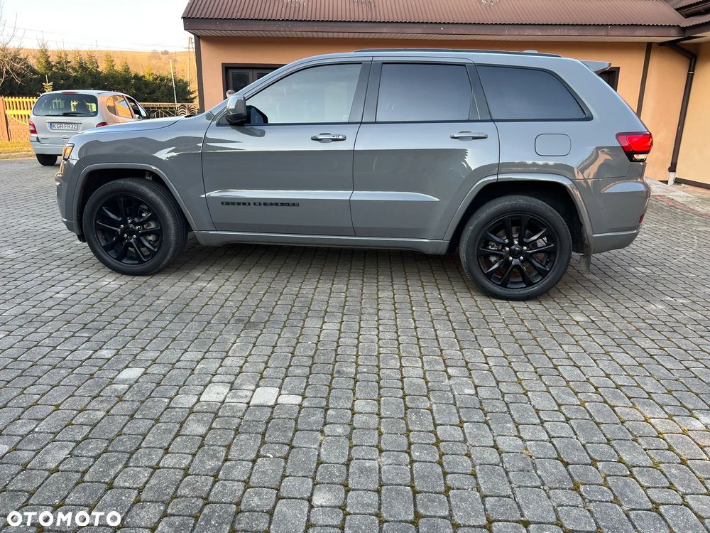 Jeep Grand Cherokee - 20