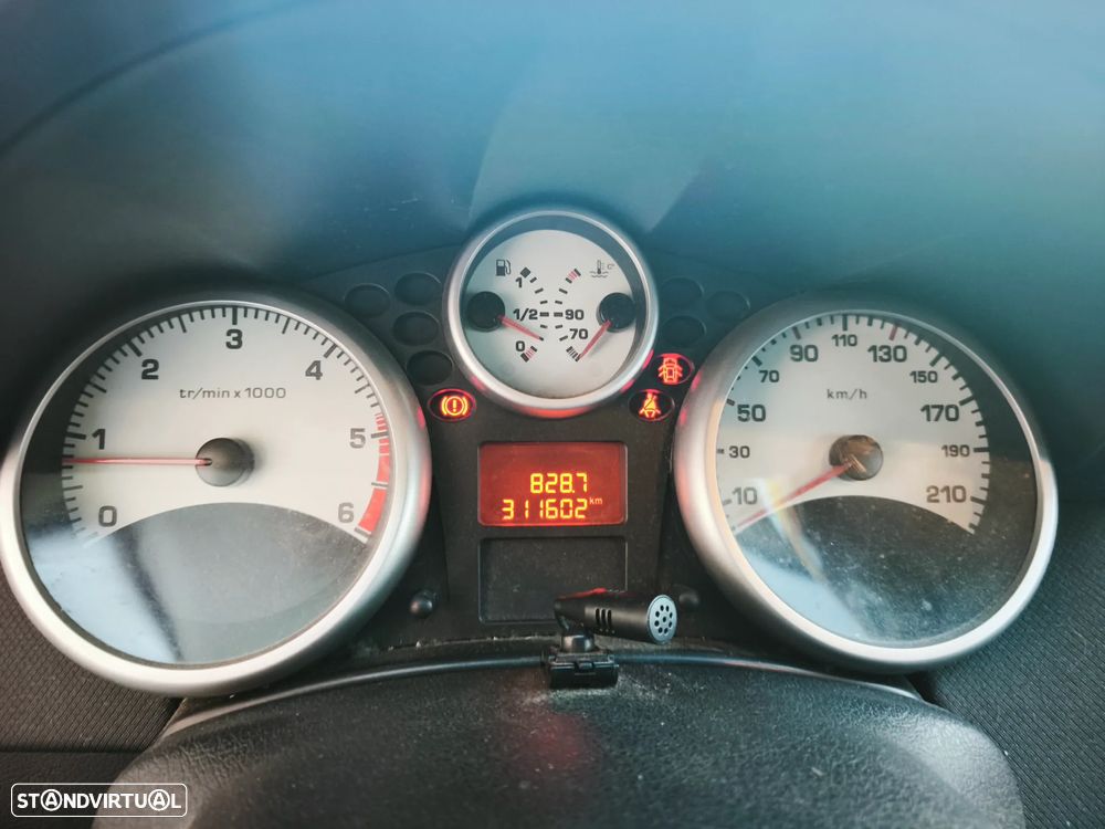 Peugeot 207 1.4 HDi Premium - 10